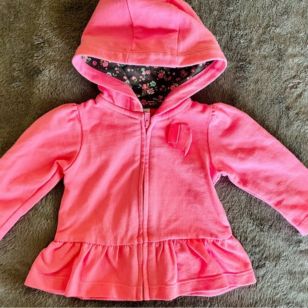 Like New! Hooded soft jacket size 3M